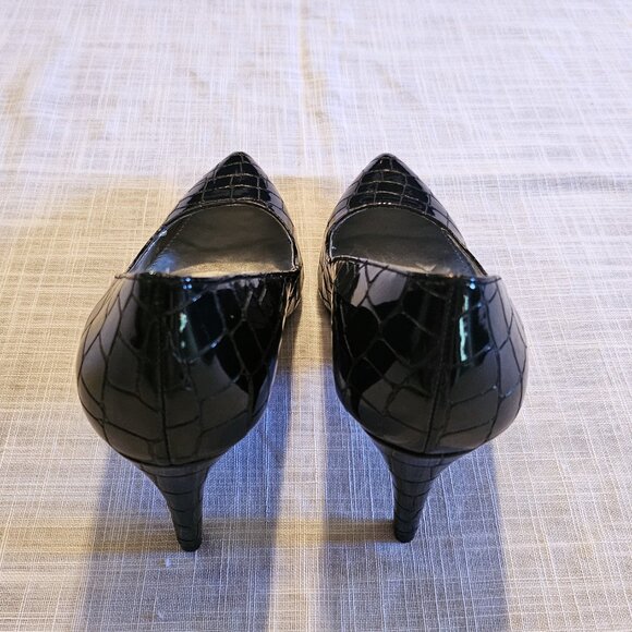 BANDOLINO Fairbury High Gloss Black Crocodile Pattern Stiletto Heels Size 6 - Picture 3 of 6